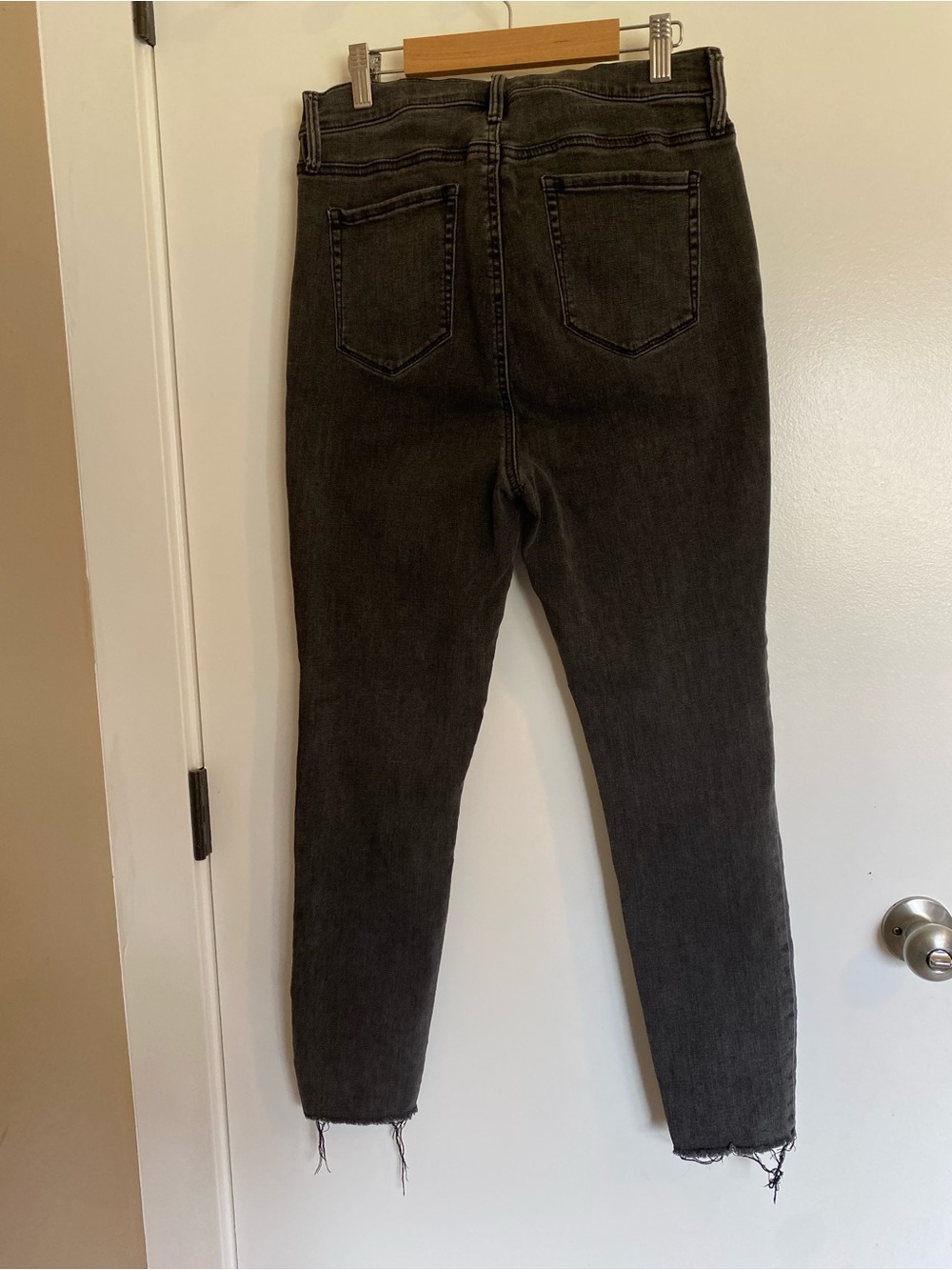 PacSun Women’s Straight Leg Jeans in Washed Black - Picture 7 of 7